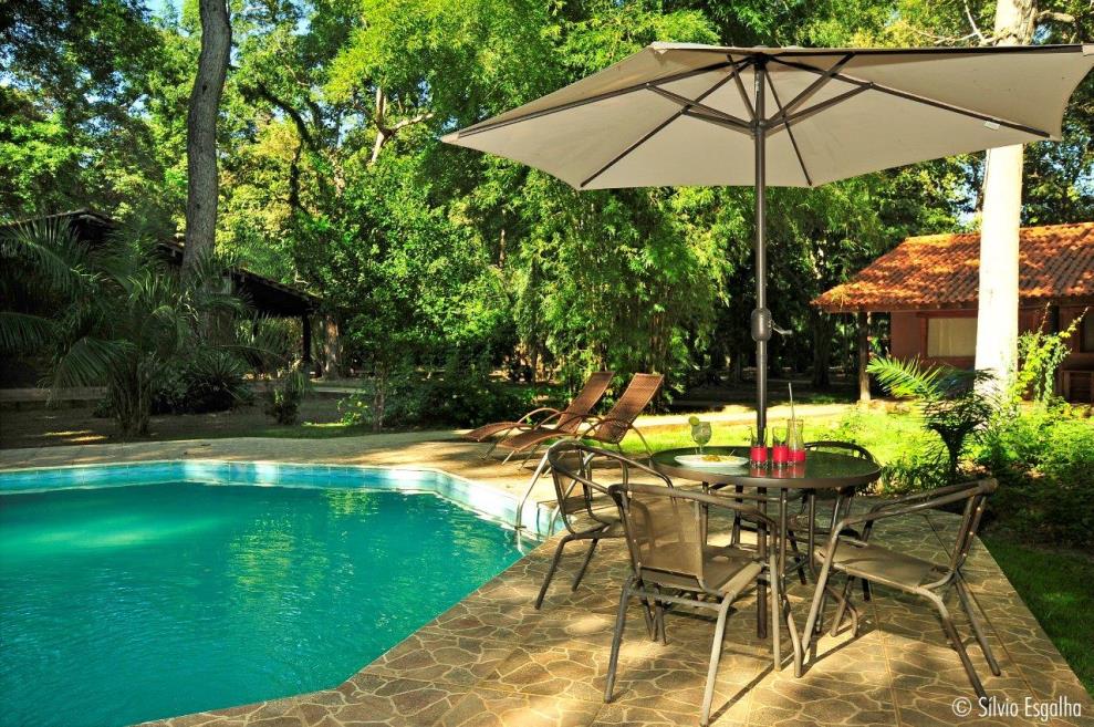 Open air swimming pool drinks II.jpg