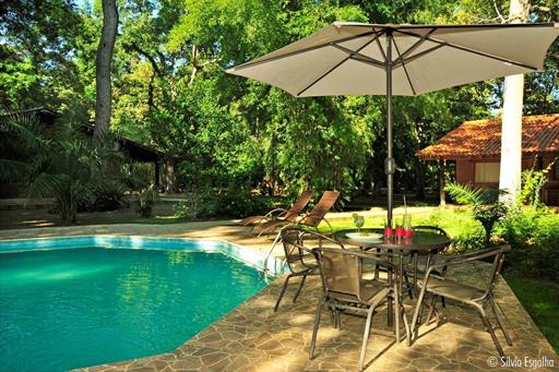 Open air swimming pool drinks II.jpg