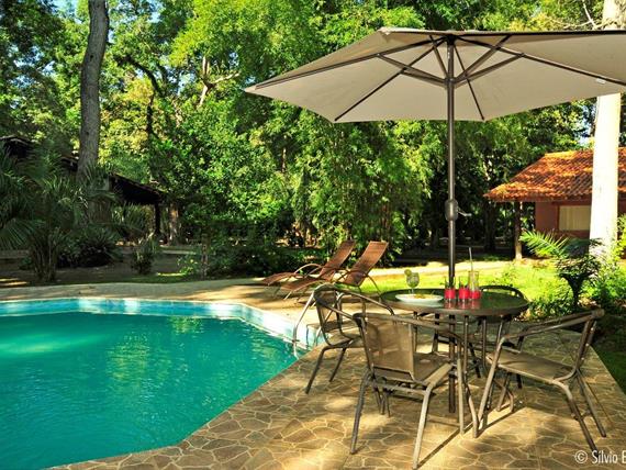 Open air swimming pool drinks II.jpg