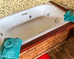 Chalé com 1 Quarto com Hidromassagem