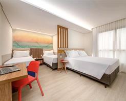 Standard Quádruplo - 1 Cama Queen e 2 Camas Solteiro