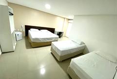 Quarto 2 Camas Solteiro e 1 Cama Casal