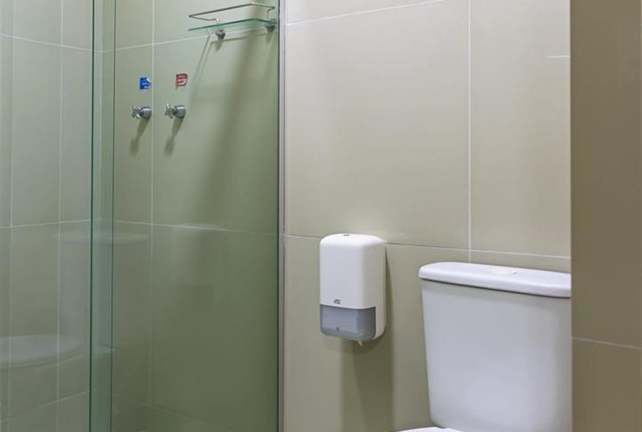 hotel falcao banheiro.jpg