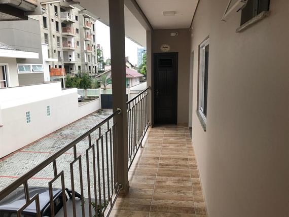 Corredor standard vista estacionamento.jpeg