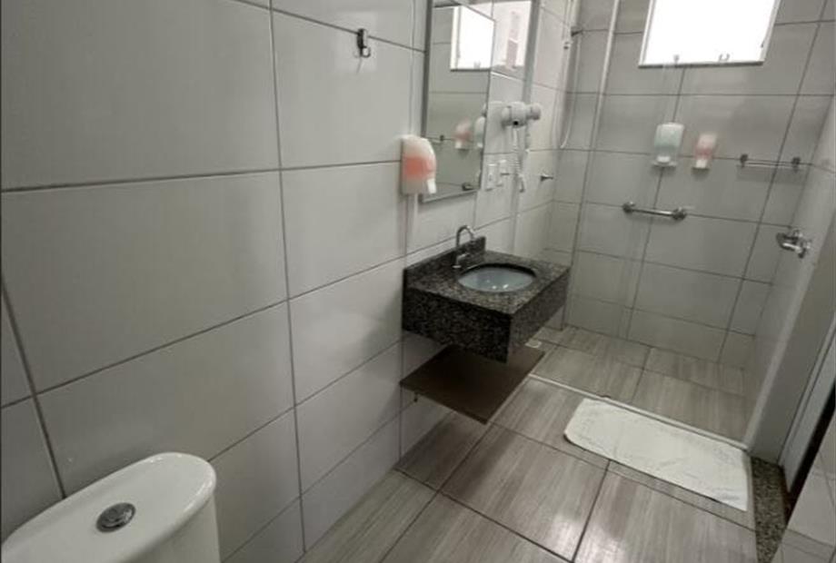 suite triplo luxo - banheiro.jpg