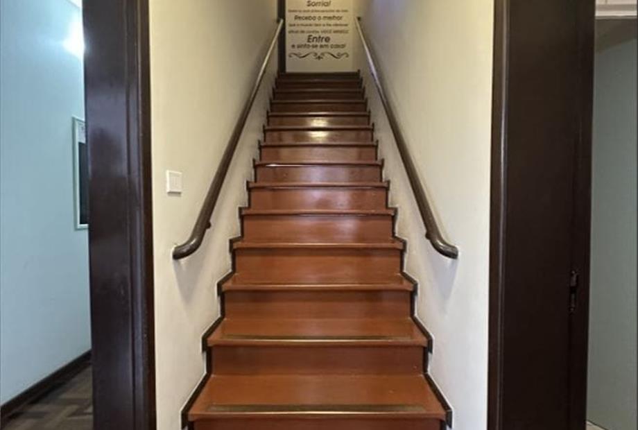 5 escada de acesso no casarão - copia.jpg