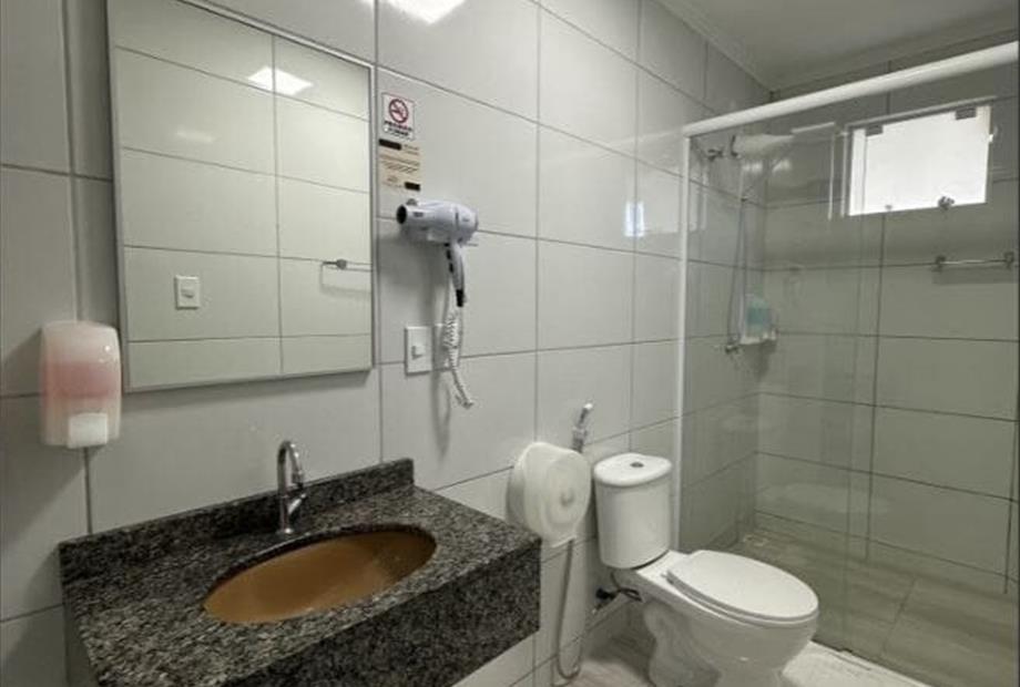 3 luxo - banheiro.jpg