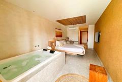 MASTER COM HIDROMASSAGEM VISTA CANAL