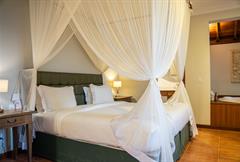 Principal Suíte Frente Piscina Duplo Cama Casal