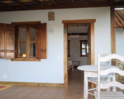 Chalé Frente Jardim Duplo Cama Casal