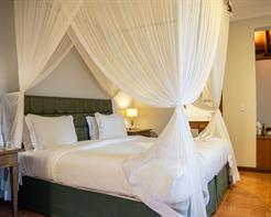 Principal Suíte Frente Piscina Duplo Cama Casal