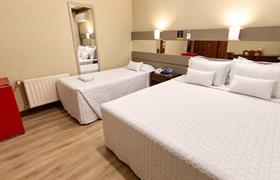 Luxo Triplo do SKY CENTRO HOTEL & SPA