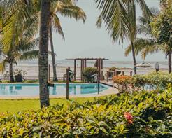 APTO COM VISTA DA PISCINA