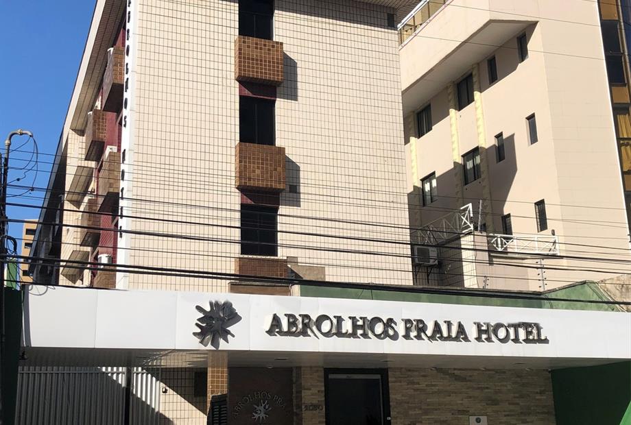 Fachada limpa hotel_Easy-Resize.com.jpg