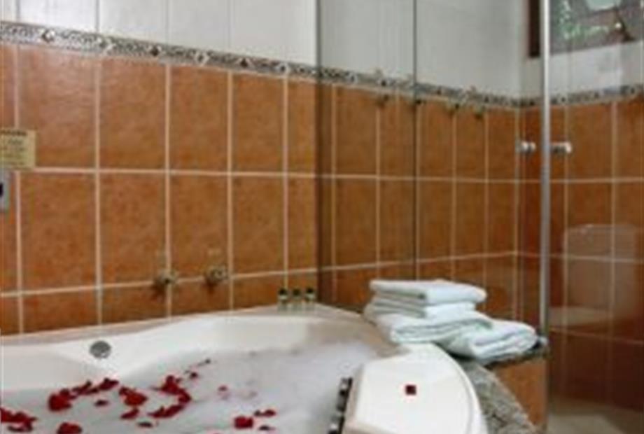 Chale  luxo  com hidro. 2