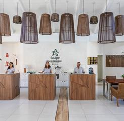 lobby (4).jpg