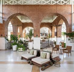 lobby (3).jpg
