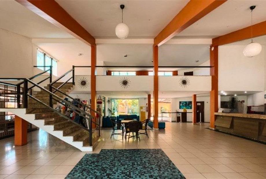 ft 01 com glow -min.jpg