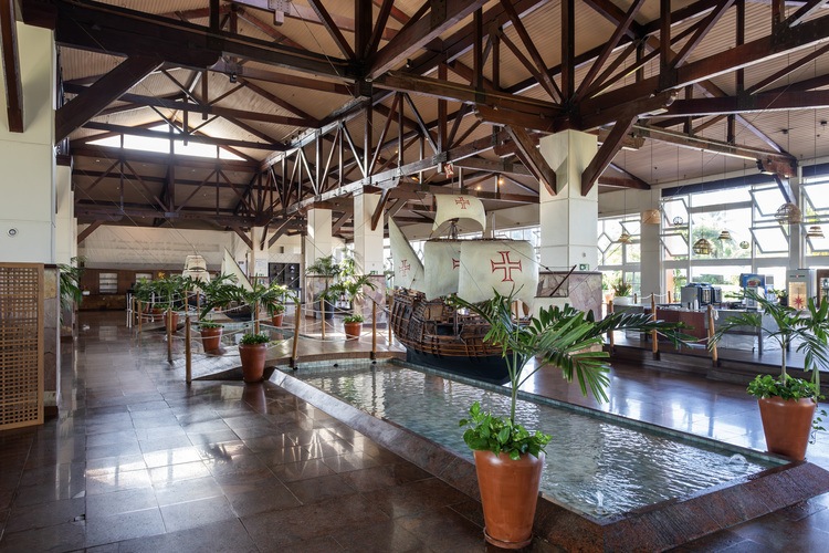 lobby (1).jpg