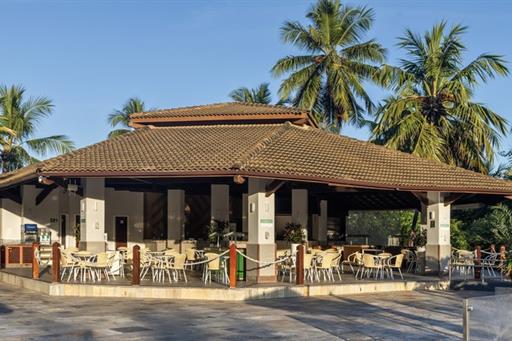 restaurante piscina.jpg