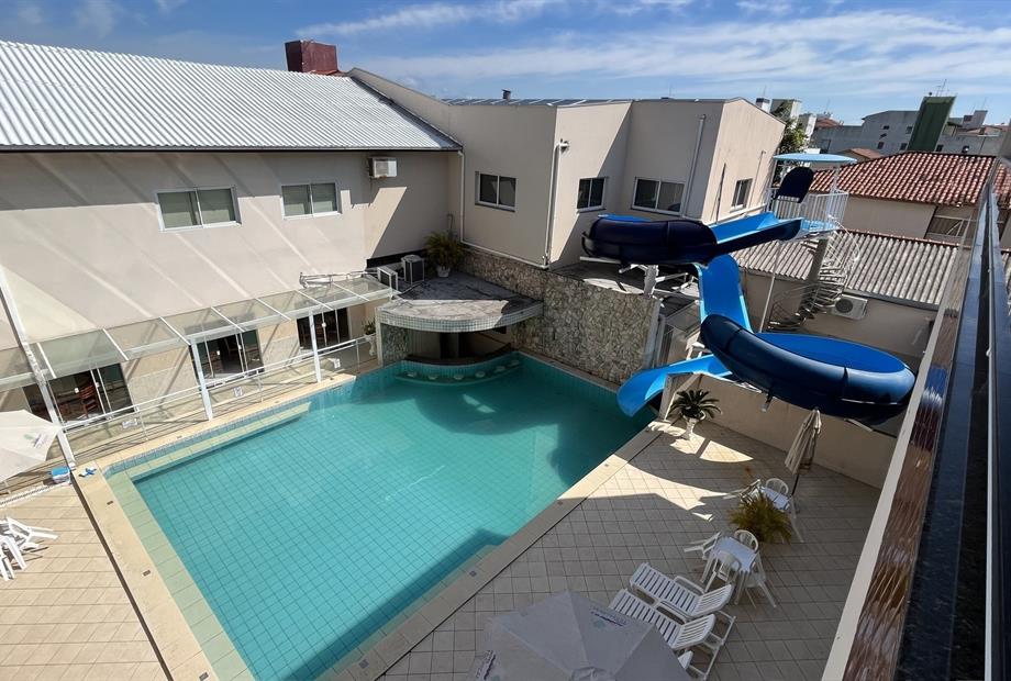 37 - piscina toboágua - 07.jpg