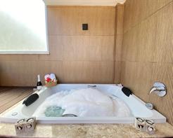 Suíte luxo - Especial com hidro e vista mar