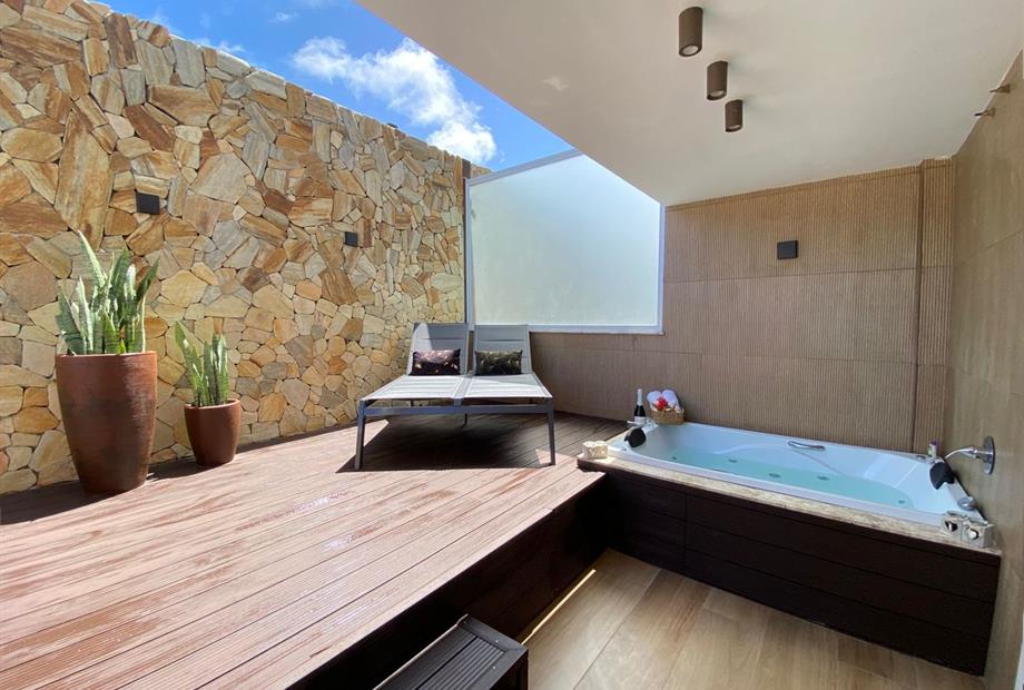 especial com hidro e vista mar deck .jpg