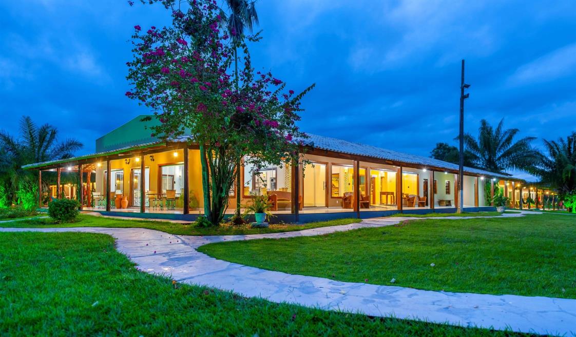 jardim pousada piuval pantanal.jpg
