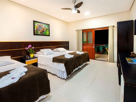 suite luxo pousada piuval pantanal.jpg