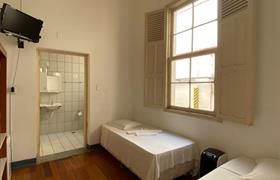 Apartamento Quádruplo Simples no Térreo do MOVA - Hotel D'Oeste