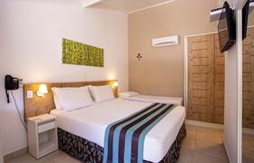 Luxo Lazer Triplo com banheira de hidromassagem do Ciribaí Praia Hotel São Sebastião