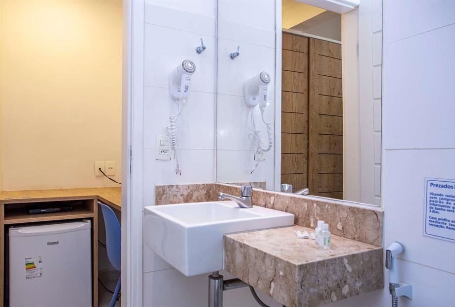 suíte luxo lazer triplo (8).jpg