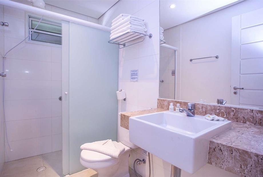 suíte luxo lazer quádruplo (5).jpg