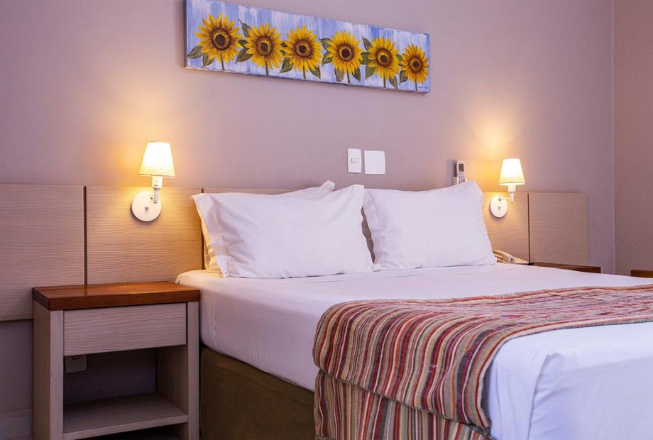 suíte luxo triplo (casal + extra) (5).jpg