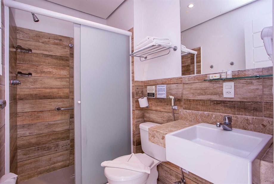 suíte luxo triplo (casal + extra) (7).jpg