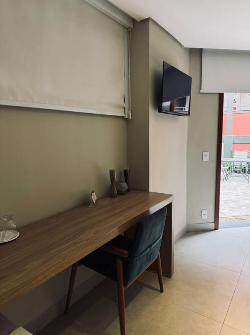suite 04.jpg