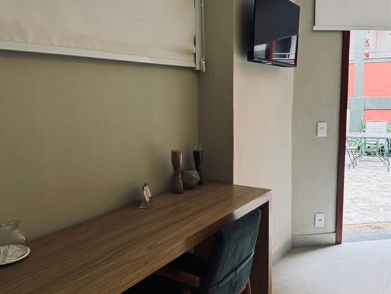 suite 04.jpg