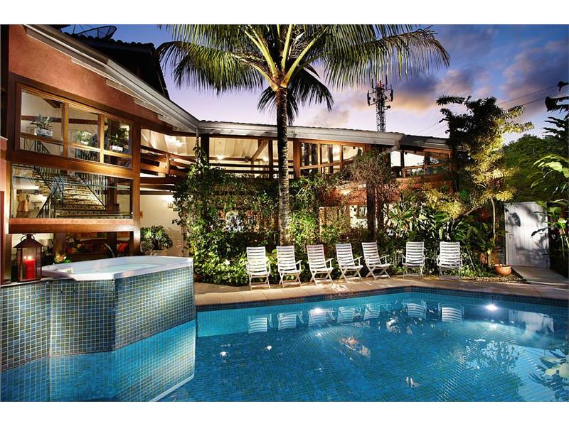 PISCINA E JACUZZI
